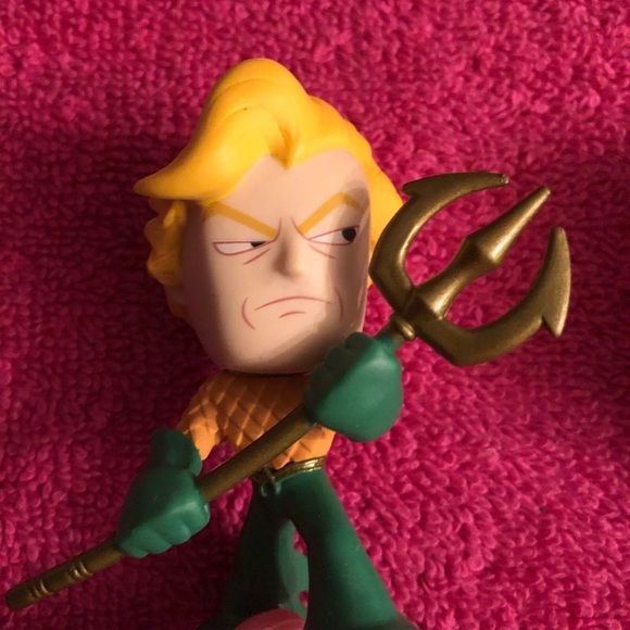 Four NIB DC Comics Super Heroes Figures. - Picture 3 of 7